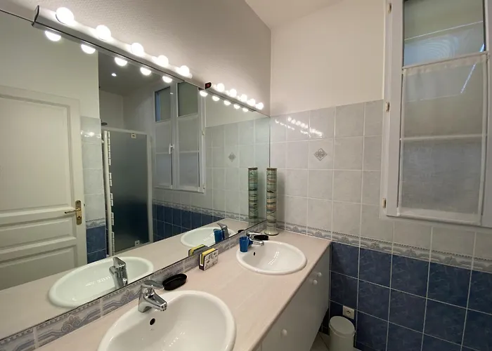 Maison Familiale 100m De La La Santoline - Garage Hébergement de vacances *