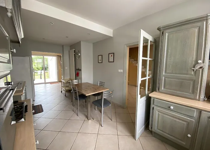 Hébergement de vacances Maison Familiale 100m De La La Santoline - Garage