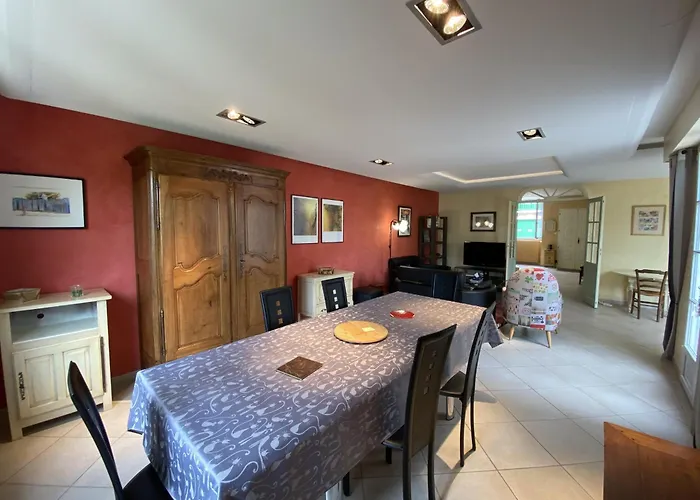 Maison Familiale 100m De La La Santoline - Garage Hébergement de vacances *