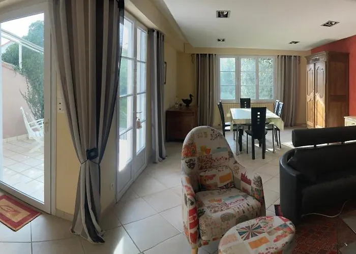 Maison Familiale 100m De La La Santoline - Garage Hébergement de vacances *