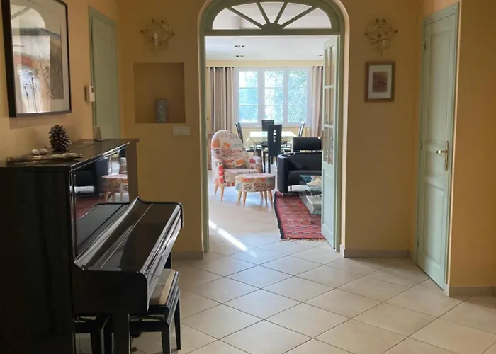 Maison Familiale 100m De La La Santoline - Garage Hébergement de vacances *